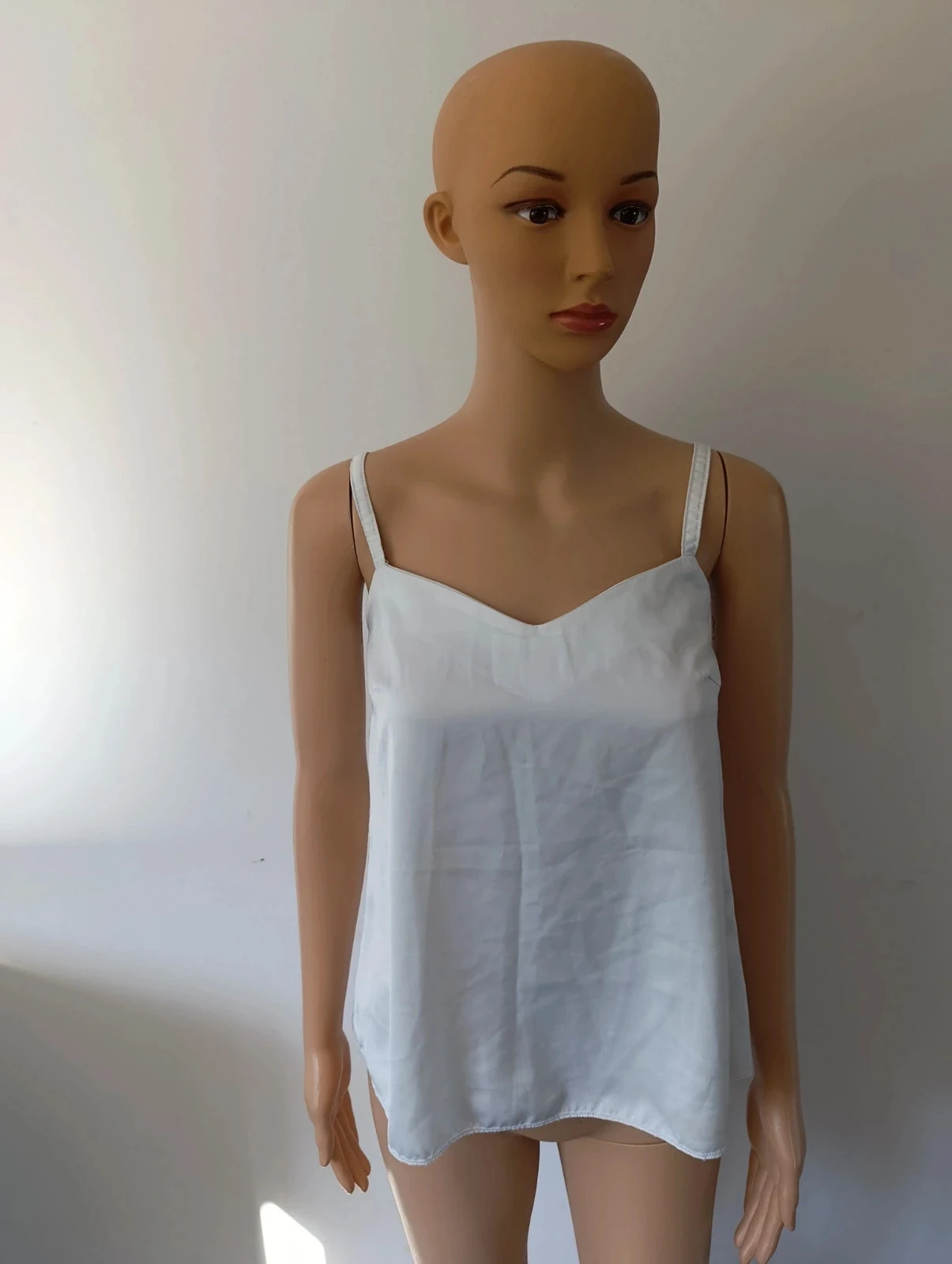 Caraco blanco para mujer – Tank top fluido con tirantes finos – Talla S/M – photo 2